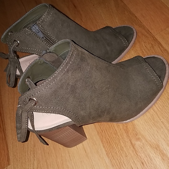 LC Lauren Conrad Shoes - Lauren Conrad heels